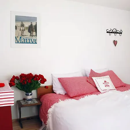 Spacious And Charming 4br דירה