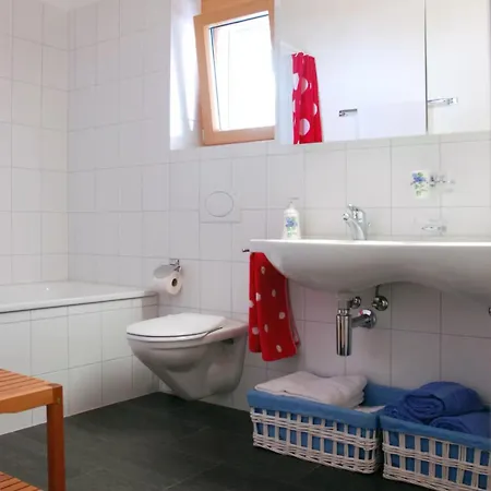 Spacious And Charming 4br דירה *